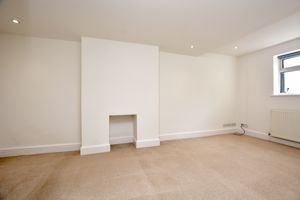 Lower Flat Reception Room- click for photo gallery
